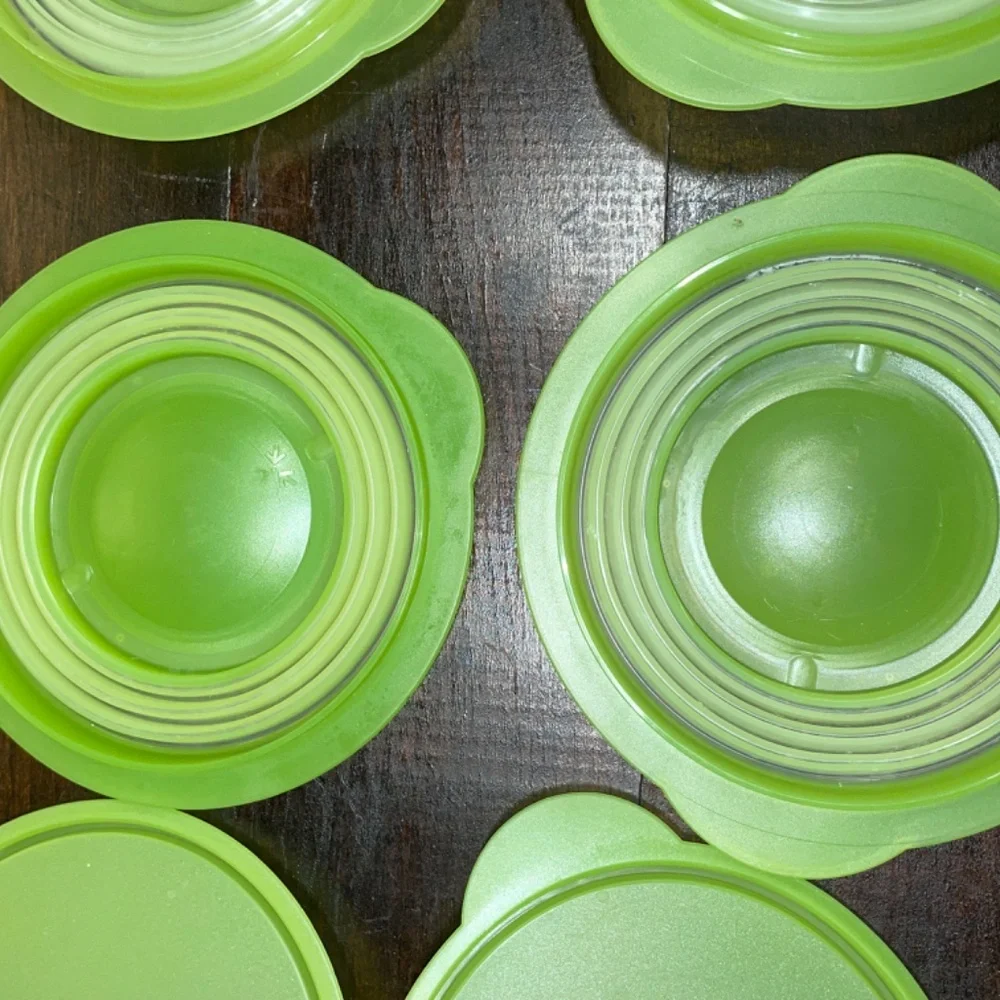 Set of 4 Green‎ Tupperware Flatout Expandable Bowls with Lids